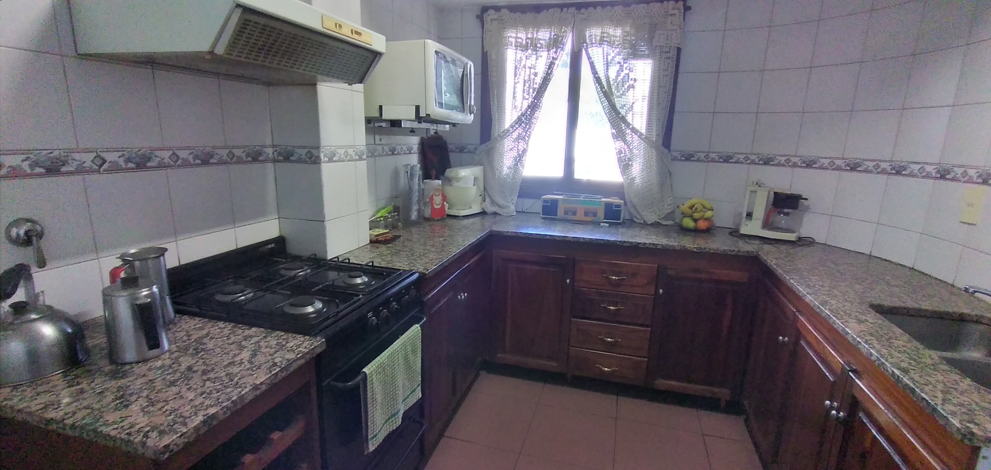 DEPARTAMENTO 4 Amb. a la calle con balcones y cochera fija 