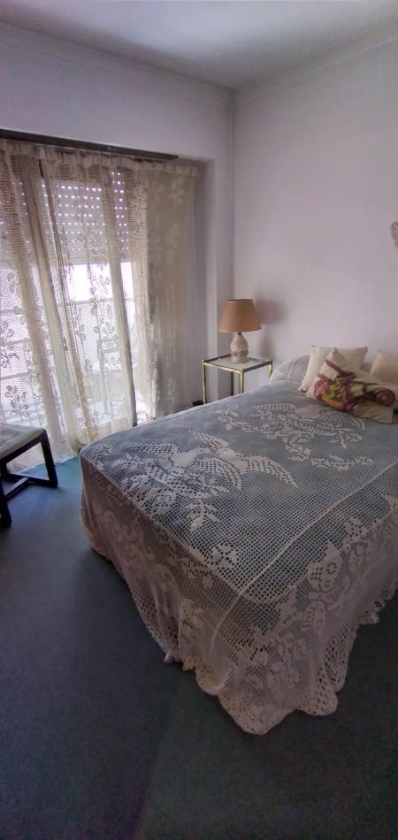 DEPARTAMENTO 4 Amb. a la calle con balcones y cochera fija 