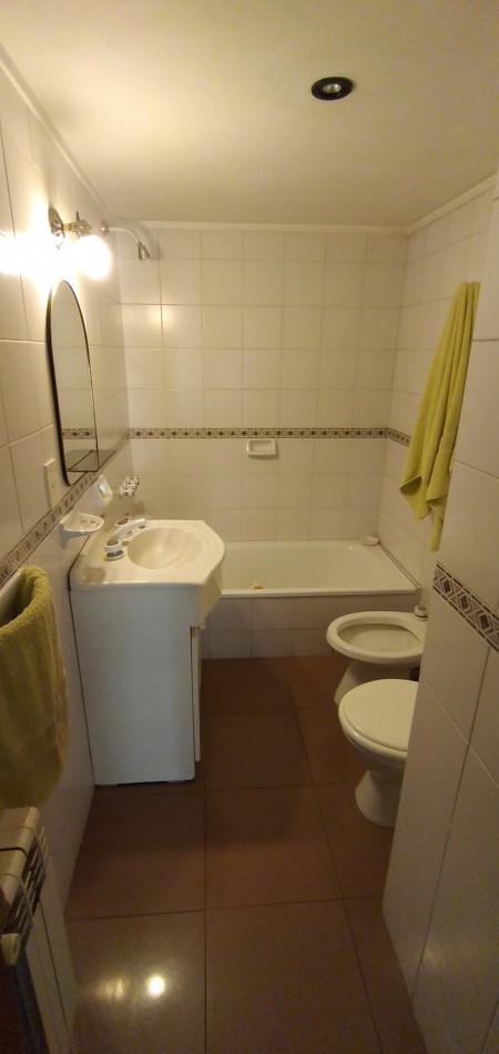 DEPARTAMENTO 4 Amb. a la calle con balcones y cochera fija 