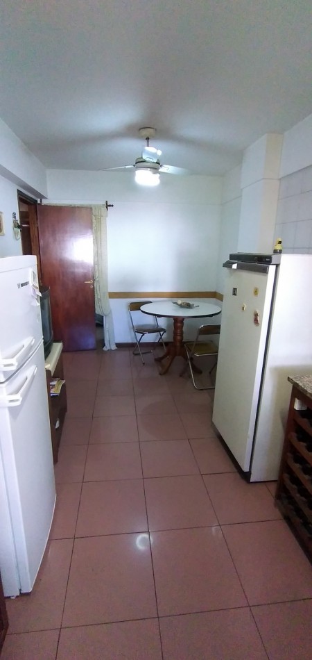 DEPARTAMENTO 4 Amb. a la calle con balcones y cochera fija 