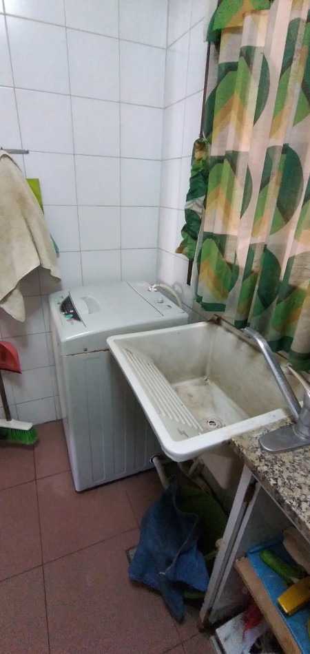 DEPARTAMENTO 4 Amb. a la calle con balcones y cochera fija 