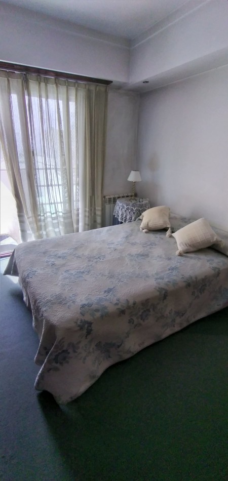 DEPARTAMENTO 4 Amb. a la calle con balcones y cochera fija 