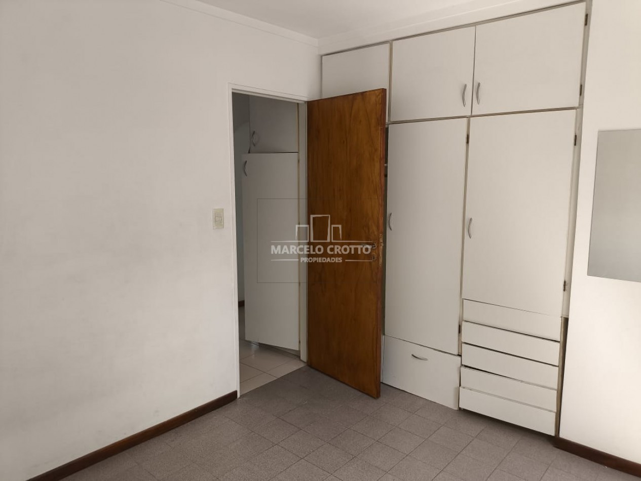 ALQUILER DEPARTAMENTO 3 AMBIENTES CON COCHERA CUBIERTA ZONA FERMIN ERREA Y BOLIVAR BARRIO AMEGHINO
