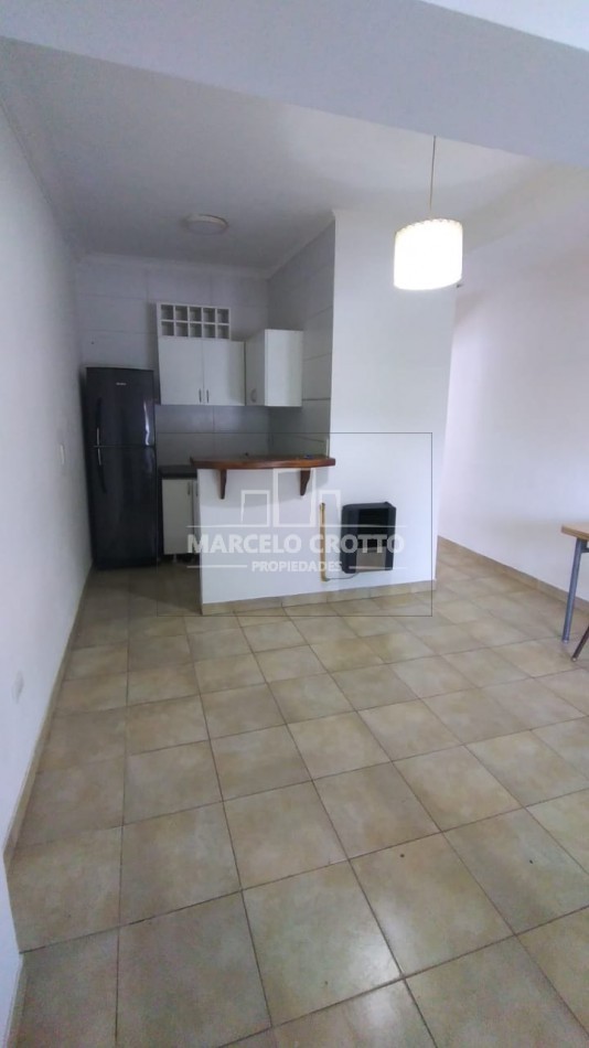 OPORTUNIDAD PH 2 AMBIENTES A LA CALLE CON PATIO Y TOILETTE INDEPENDIENTE SIN EXPENSAS ZONA NEUQUEN E ITUZAINGO