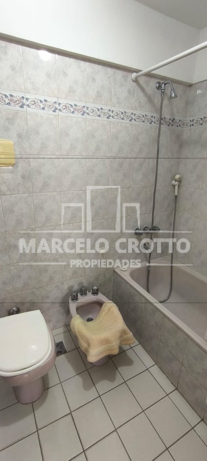 ALQUILER VIVIENDA DEPARTAMENTO 3 AMBIENTES AMPLIO AL FRENTE ZONA LA PERLA INDEPENDENCIA Y BALCARCE