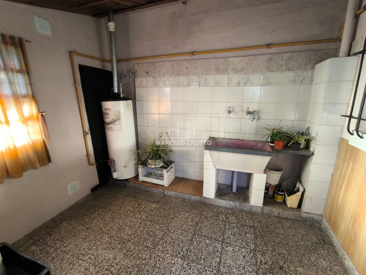 ALQUILER CHALET 3 AMBIENTES CON GARAGE + DEPARTAMENTO 2 AMBIENTES BARRIO SAN CARLOS