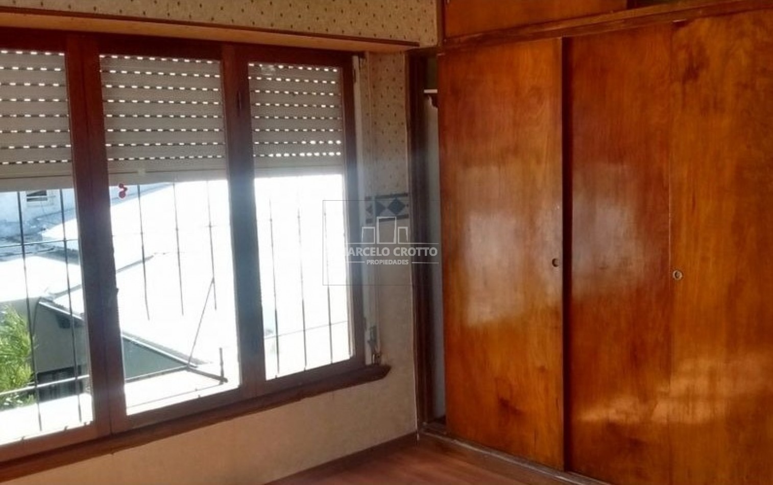 VENTA CHALET 5 AMBIENTES GARAGE DOBLE PARQUE Y QUNCHO BARRIO SAN CARLOS