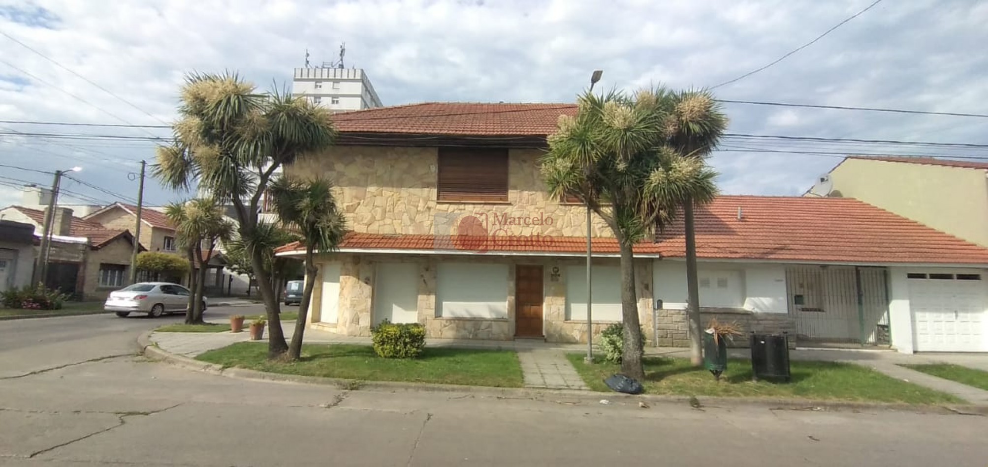 VENTA PH 4 AMBIENTES 3 BAÑOS PLANTA BAJA CON GARAGE Y QUINCHO A UNA CUADRA DE JUAN B. JUSTO