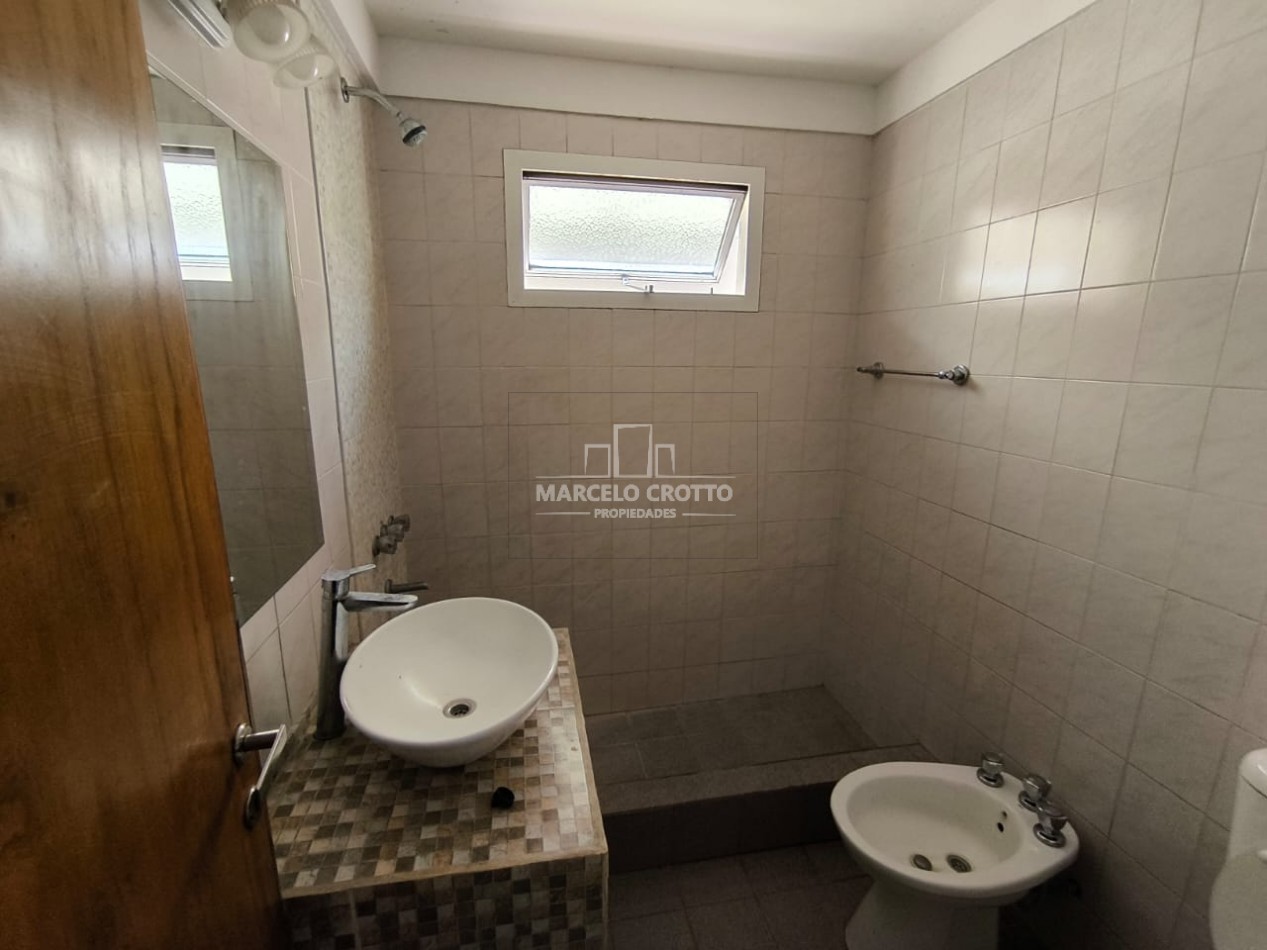 ALQUILER DEPARTAMENTO 3 AMBIENTES CON COCHERA CUBIERTA ZONA FERMIN ERREA Y BOLIVAR BARRIO AMEGHINO