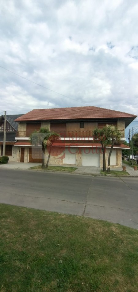 VENTA PH 4 AMBIENTES 3 BAÑOS PLANTA BAJA CON GARAGE Y QUINCHO A UNA CUADRA DE JUAN B. JUSTO