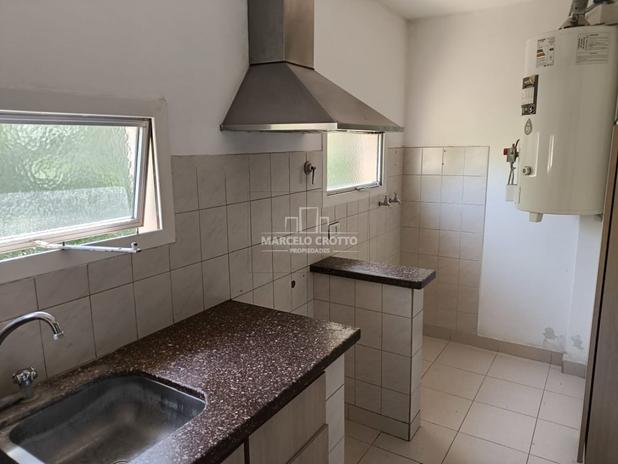 ALQUILER DEPARTAMENTO 3 AMBIENTES CON COCHERA CUBIERTA ZONA FERMIN ERREA Y BOLIVAR BARRIO AMEGHINO