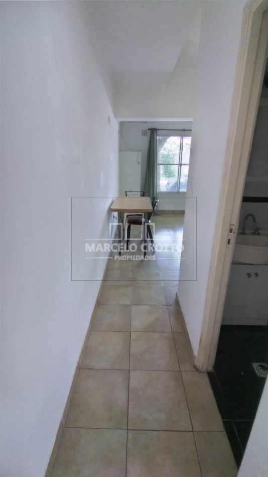 OPORTUNIDAD PH 2 AMBIENTES A LA CALLE CON PATIO Y TOILETTE INDEPENDIENTE SIN EXPENSAS ZONA NEUQUEN E ITUZAINGO