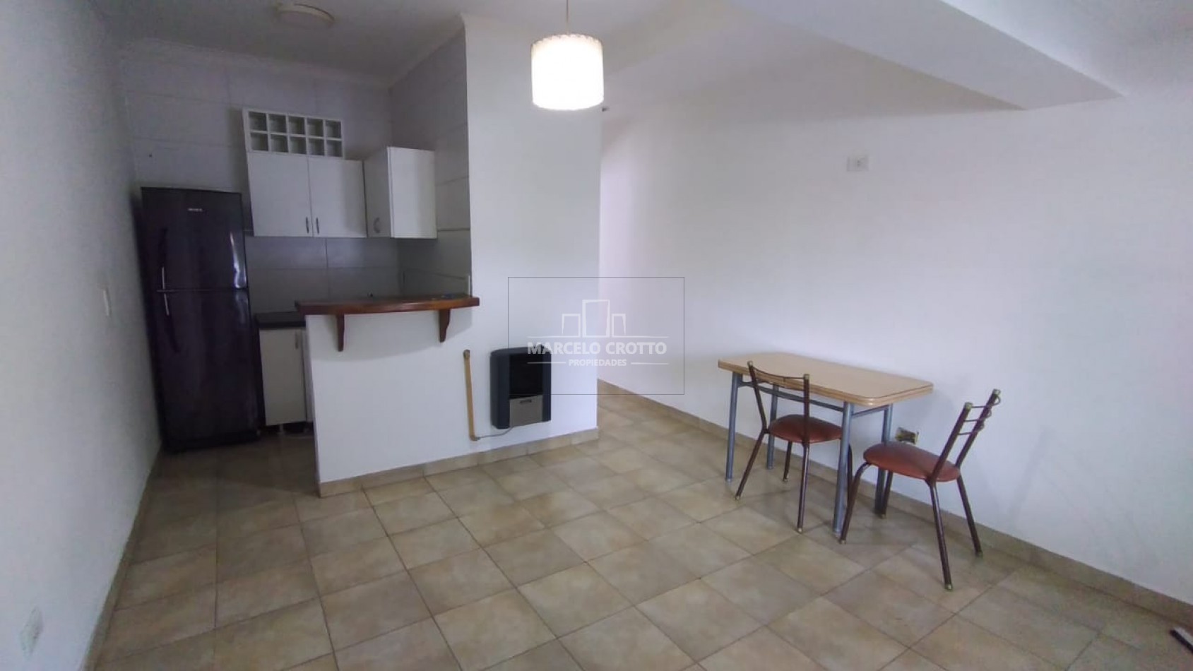 OPORTUNIDAD PH 2 AMBIENTES A LA CALLE CON PATIO Y TOILETTE INDEPENDIENTE SIN EXPENSAS ZONA NEUQUEN E ITUZAINGO