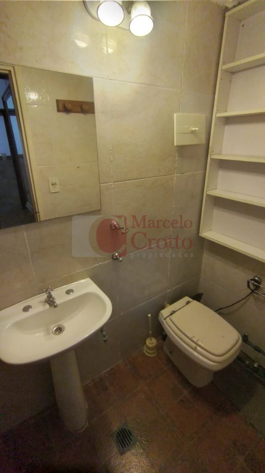 VENTA PH 4 AMBIENTES 3 BAÑOS PLANTA BAJA CON GARAGE Y QUINCHO A UNA CUADRA DE JUAN B. JUSTO
