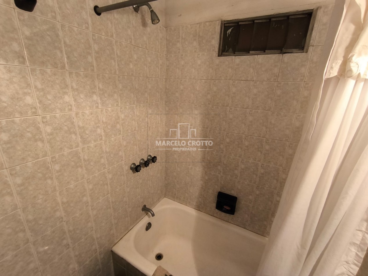 VENTA DEPARTAMENTO 2 AMBIENTES AMPLIOS 49 MTS2. PLANTA BAJA BARRIO CHAUVIN