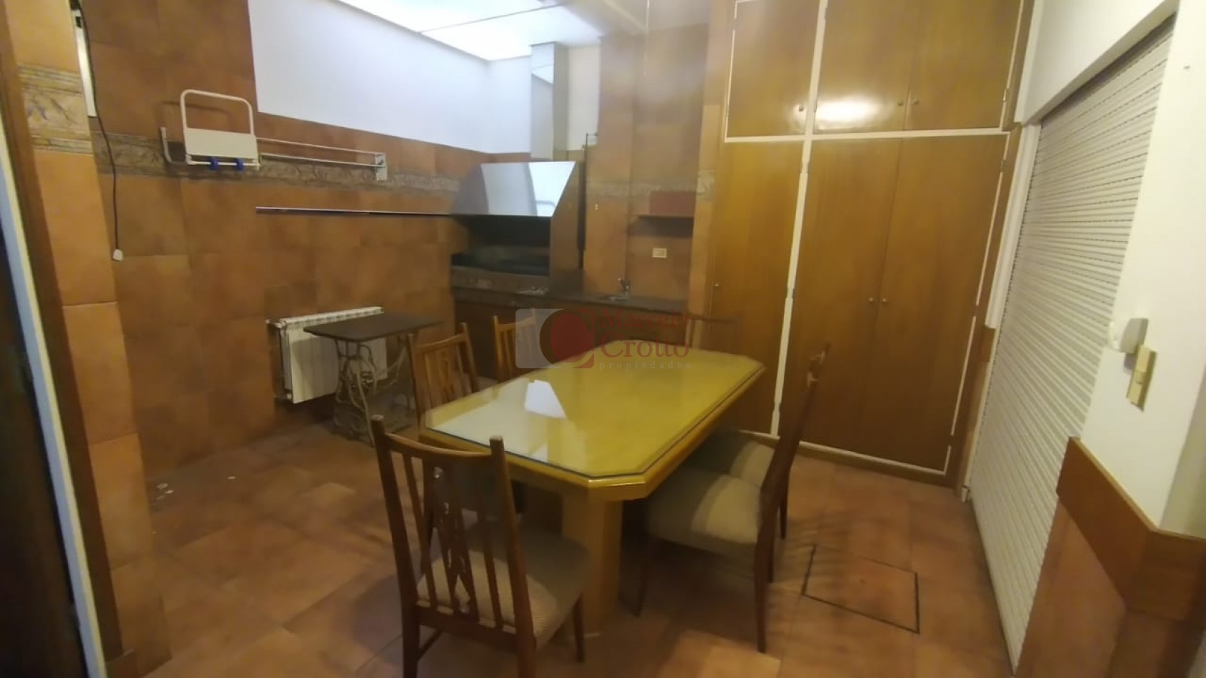 VENTA PH 4 AMBIENTES 3 BAÑOS PLANTA BAJA CON GARAGE Y QUINCHO A UNA CUADRA DE JUAN B. JUSTO
