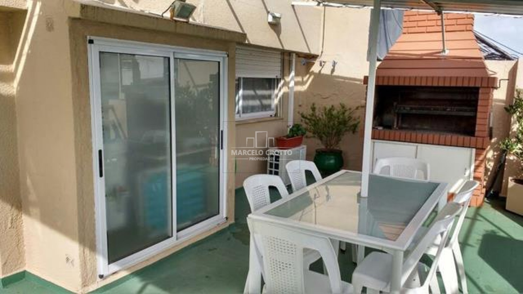 DEPARTAMENTO 4 Ambientes con  terraza y parrilla 