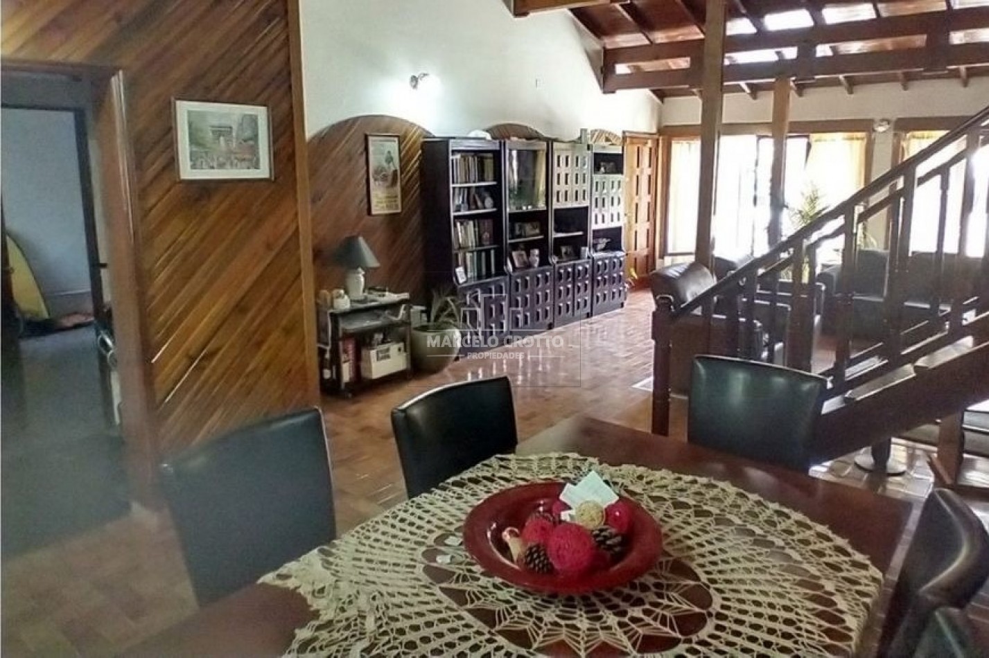 VENTA CHALET 5 AMBIENTES GARAGE DOBLE PARQUE Y QUNCHO BARRIO SAN CARLOS
