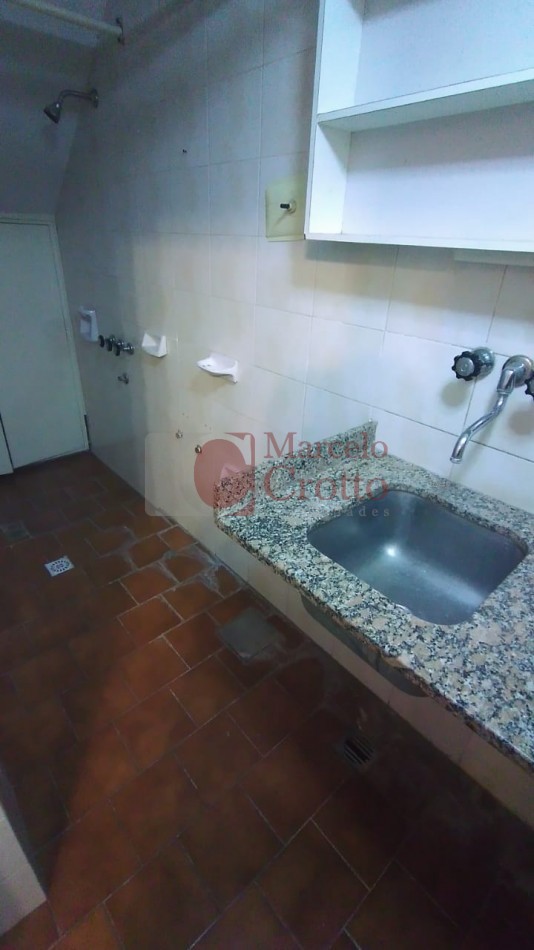VENTA PH 4 AMBIENTES 3 BAÑOS PLANTA BAJA CON GARAGE Y QUINCHO A UNA CUADRA DE JUAN B. JUSTO