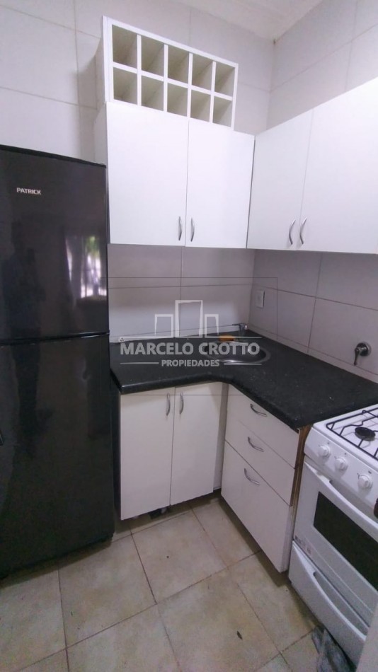OPORTUNIDAD PH 2 AMBIENTES A LA CALLE CON PATIO Y TOILETTE INDEPENDIENTE SIN EXPENSAS ZONA NEUQUEN E ITUZAINGO
