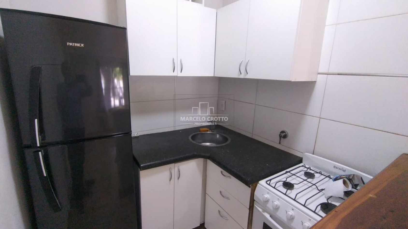 OPORTUNIDAD PH 2 AMBIENTES A LA CALLE CON PATIO Y TOILETTE INDEPENDIENTE SIN EXPENSAS ZONA NEUQUEN E ITUZAINGO