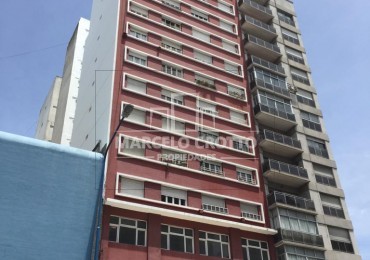 VENTA DEPARTAMENTO PISO 5 AMBIENTES CON BALCON A LA CALLE Y BAULERA ZONA MACROCENTRO