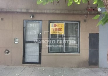 OPORTUNIDAD PH 2 AMBIENTES A LA CALLE CON PATIO Y TOILETTE INDEPENDIENTE SIN EXPENSAS ZONA NEUQUEN E ITUZAINGO
