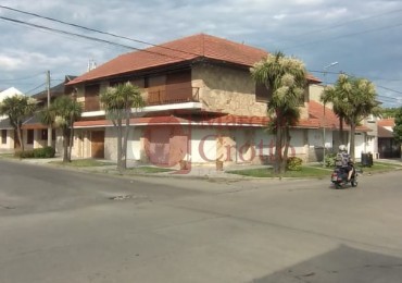 VENTA PH 4 AMBIENTES 3 BAÑOS PLANTA BAJA CON GARAGE Y QUINCHO A UNA CUADRA DE JUAN B. JUSTO